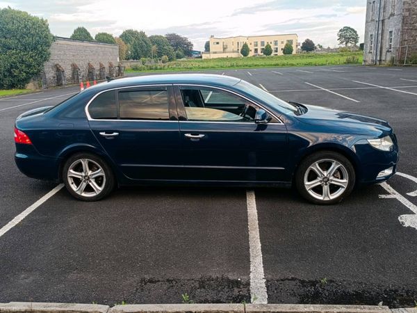 Skoda Superb Hatchback, Diesel, 2012, Blue