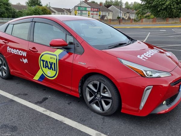 Toyota Prius Hatchback, Petrol Hybrid, 2019, Red