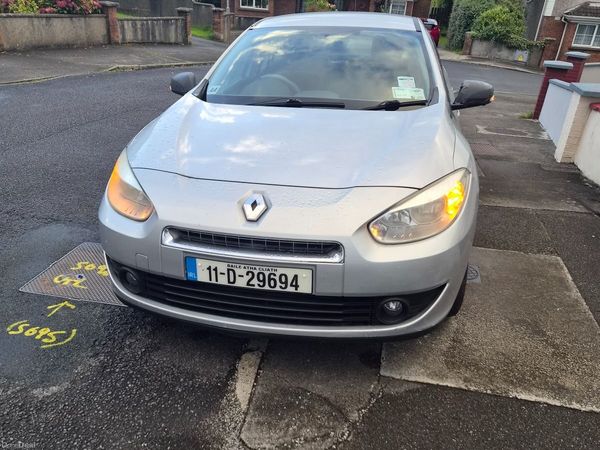 Renault Fluence Saloon, Diesel, 2011, Silver