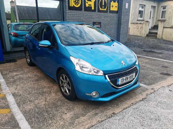 Peugeot 208 Hatchback, Diesel, 2013, Blue