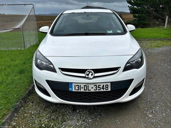 Vauxhall Astra Hatchback, Diesel, 2013, White