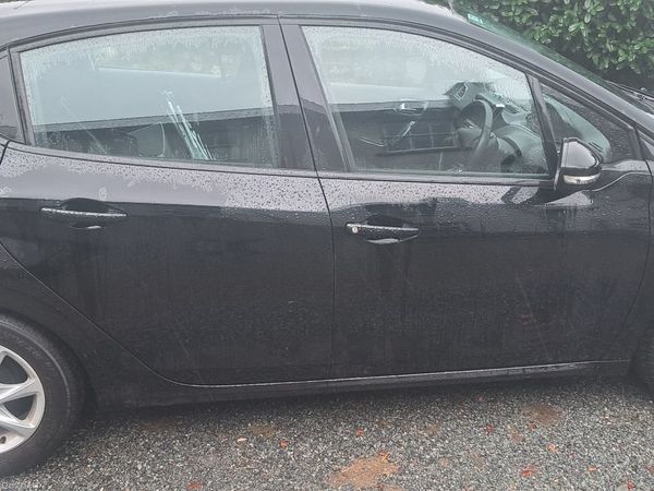 Peugeot 208 Hatchback, Petrol, 2019, Black