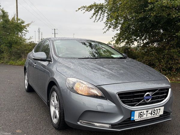Volvo V40 Hatchback, Diesel, 2016, Grey