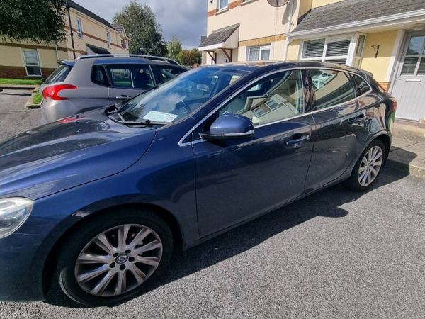 Volvo V40 Hatchback, Diesel, 2013, Blue