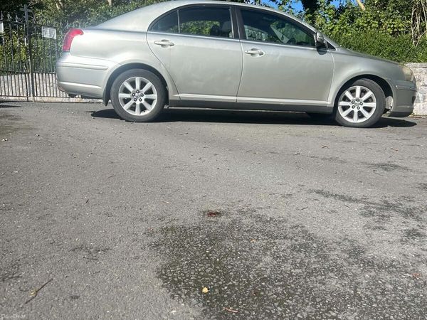 Toyota Avensis Hatchback, Diesel, 2009, Silver