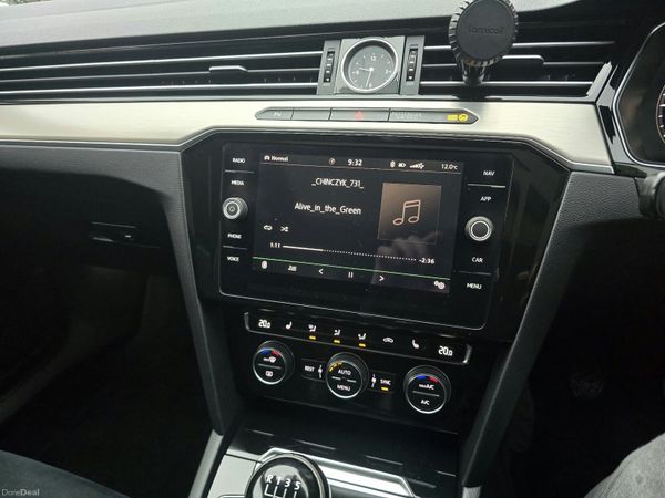 Volkswagen Passat Saloon, Diesel, 2018, Black