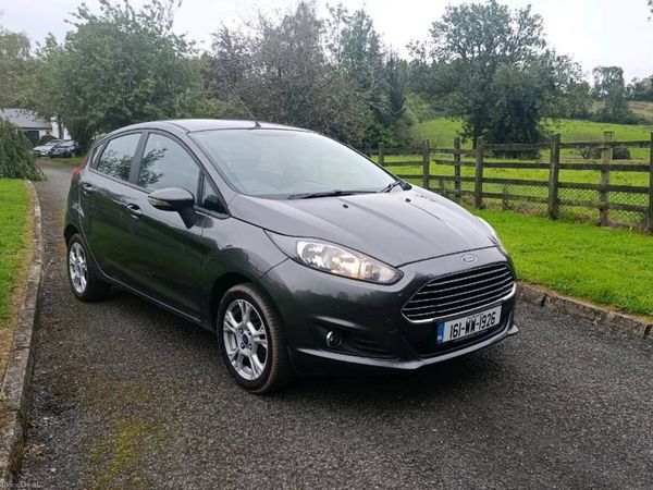 Ford Fiesta Hatchback, Petrol, 2016, Grey