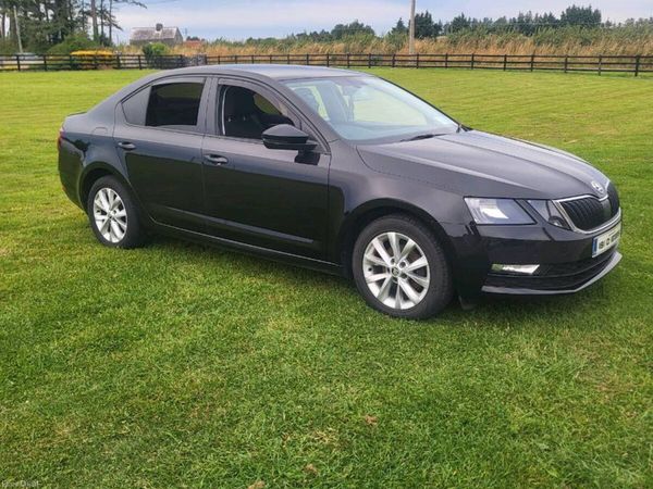 Skoda Octavia Saloon, Diesel, 2019, Black