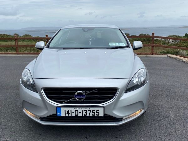 Volvo V40 Hatchback, Diesel, 2014, Silver
