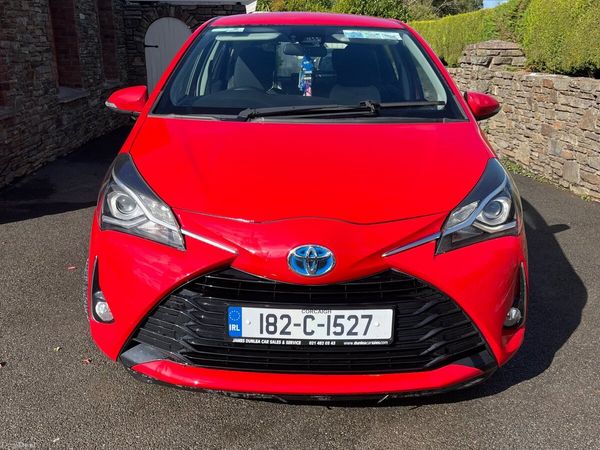 Toyota Yaris MPV, Petrol Hybrid, 2018, Red