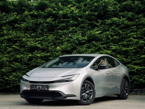 Toyota Prius Saloon, Petrol Hybrid, 2023, Silver