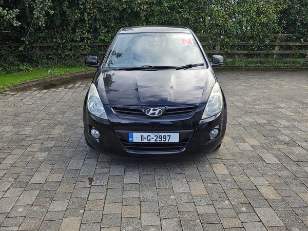 Hyundai i20 Hatchback, Petrol, 2011, Black