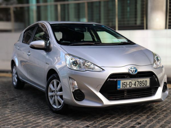 Toyota Aqua Hatchback, Petrol Hybrid, 2015, Silver