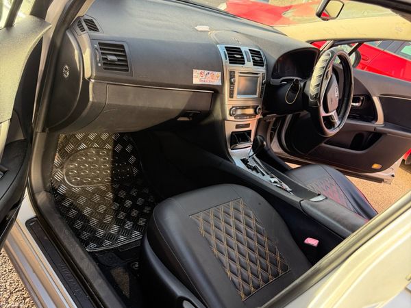 Toyota Avensis Estate, Petrol, 2014, Silver