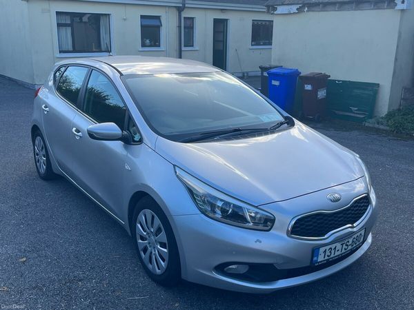 Kia Ceed Hatchback, Diesel, 2013, Silver
