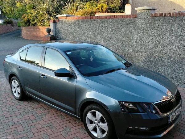 Skoda Octavia Saloon, Petrol, 2019, Grey