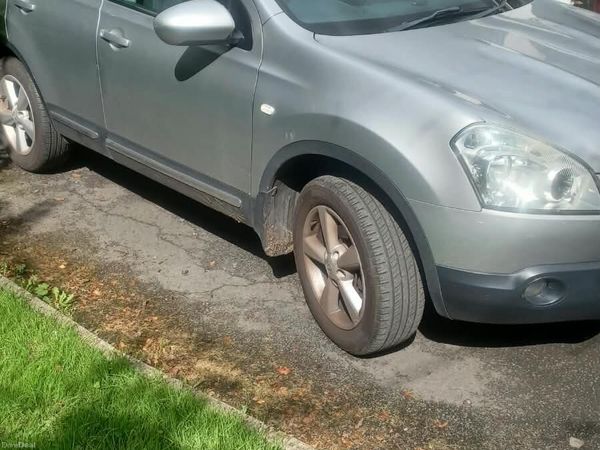 Nissan Qashqai Hatchback, Diesel, 2009, Silver