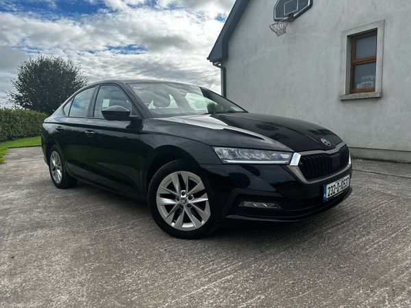 Skoda Octavia Saloon, Diesel, 2023, Black