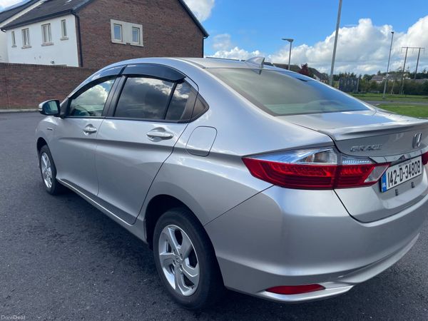 Honda Grace Saloon, Petrol Hybrid, 2014, Silver