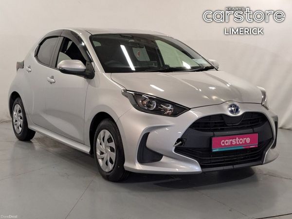Toyota Yaris Hatchback, Petrol Hybrid, 2021, Silver