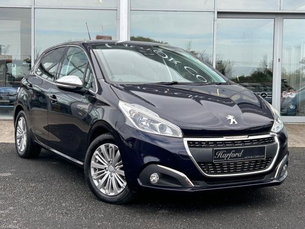 Peugeot 208 Hatchback, Petrol, 2019, Blue