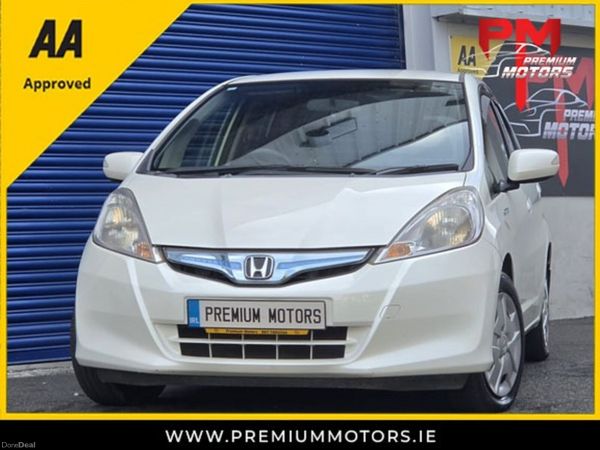 Honda Fit Hatchback, Petrol Hybrid, 2013, White