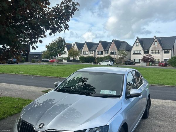Skoda Octavia Hatchback, Diesel, 2018, Silver