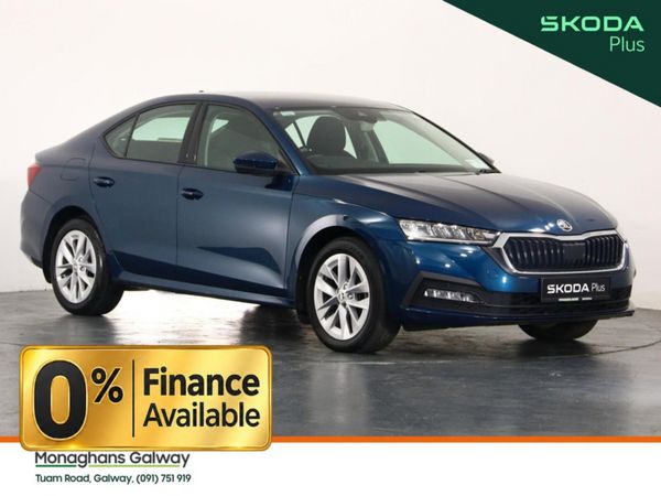 Skoda Octavia Hatchback, Diesel, 2023, Blue