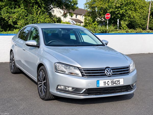 Volkswagen Passat Saloon, Diesel, 2011, Silver