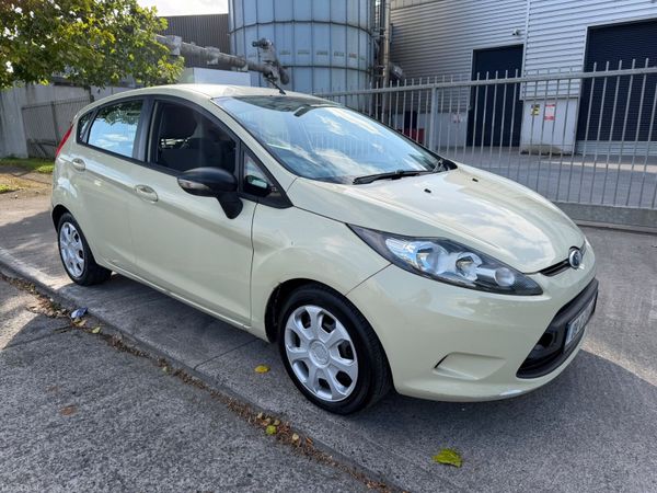 Ford Fiesta Hatchback, Petrol, 2009, Beige