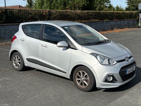 Hyundai i10 Hatchback, Petrol, 2016, Silver