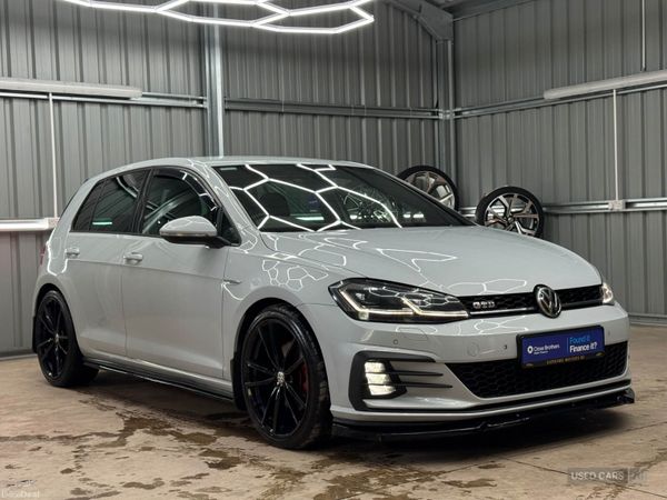 Volkswagen Golf Hatchback, Diesel, 2017, Silver