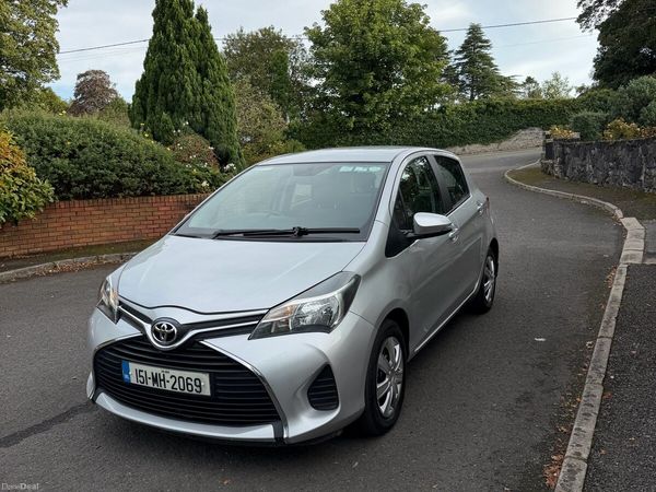 Toyota Yaris Hatchback, Petrol, 2015, Silver