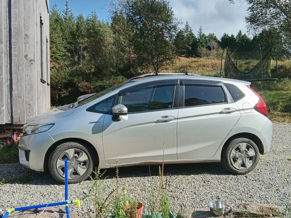 Honda Fit Hatchback, Petrol Hybrid, 2017, White