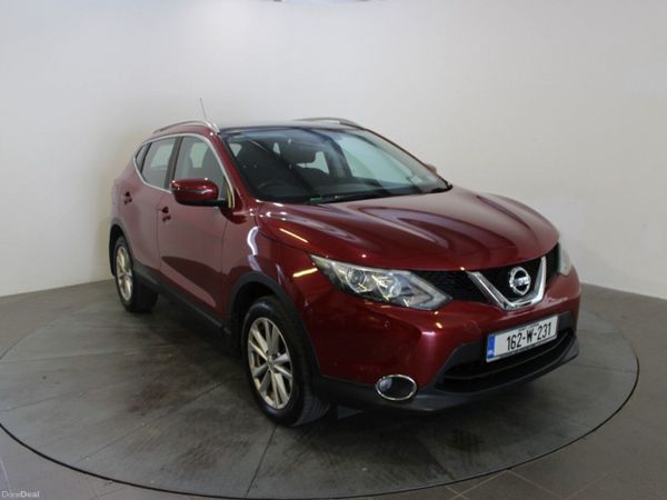 Nissan Qashqai Hatchback, Diesel, 2016, Red