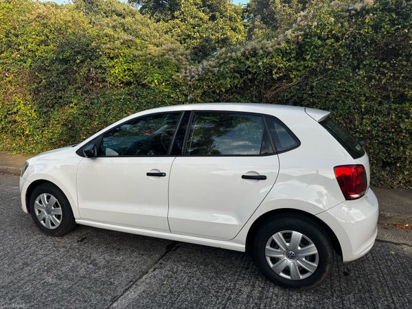 Volkswagen Polo Hatchback, Petrol, 2014, White