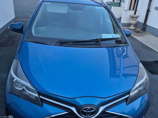 Toyota Yaris Hatchback, Petrol, 2015, Blue