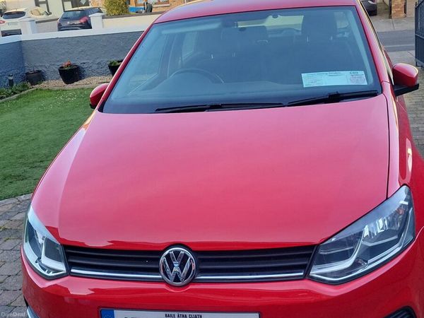 Volkswagen Polo Hatchback, Petrol, 2015, Red