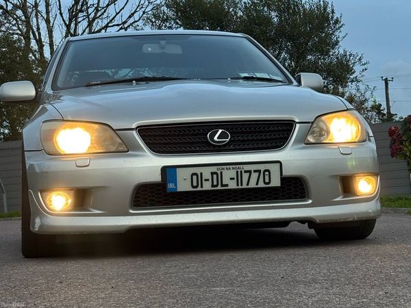 Lexus IS Saloon, Petrol, 2001, Silver