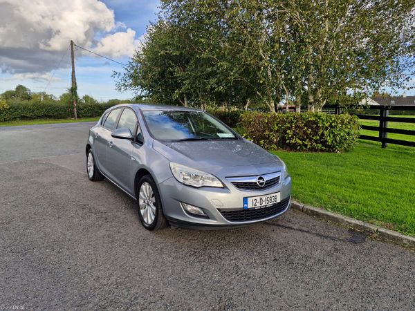 Opel Astra MPV, Petrol, 2012, Silver