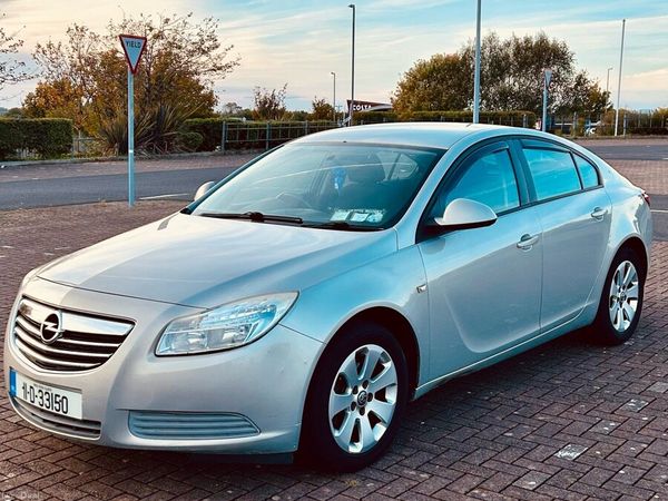 Opel Insignia Hatchback, Diesel, 2011, Gold