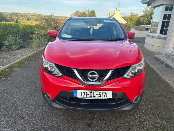 Nissan Qashqai SUV, Diesel, 2017, Red