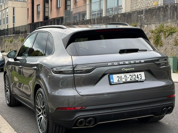 Porsche Cayenne SUV, Petrol Plug-in Hybrid, 2021, Grey