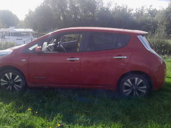 Nissan Leaf Hatchback, Electric, 2017, Red