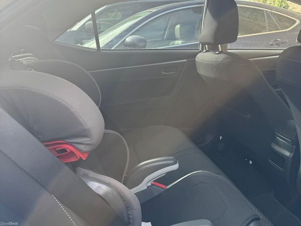 Toyota Corolla Saloon, Diesel, 2016, White