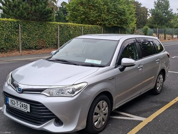 Toyota Corolla Estate, Petrol Hybrid, 2015, Silver