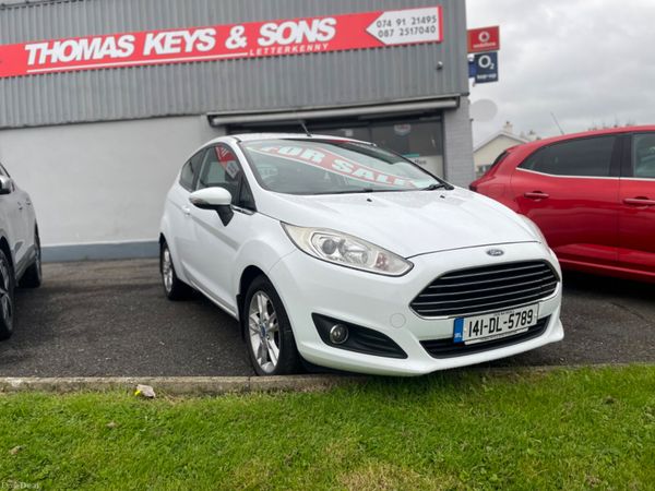 Ford Fiesta Hatchback, Petrol, 2014, White