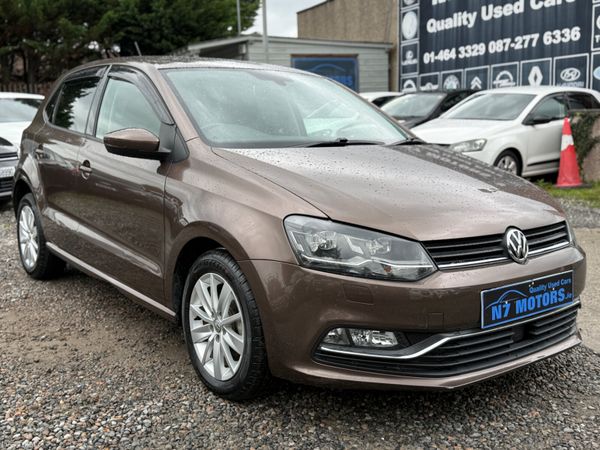 Volkswagen Polo Hatchback, Petrol, 2015, Brown