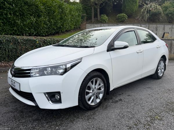Toyota Corolla Saloon, Diesel, 2015, White