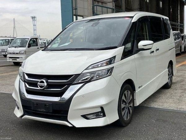 Nissan Serena MPV, Petrol, 2017, White